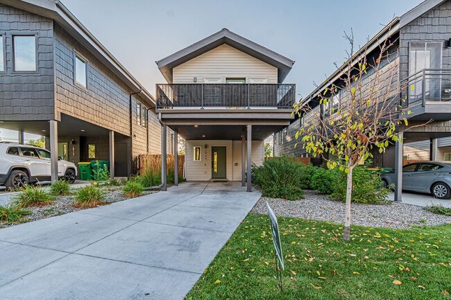 Building Photo - 1717 Ingalls St