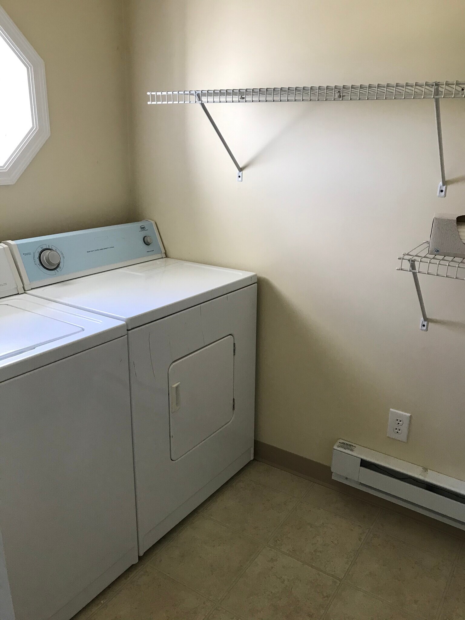 Laundry Room - 912 Dawson Ave