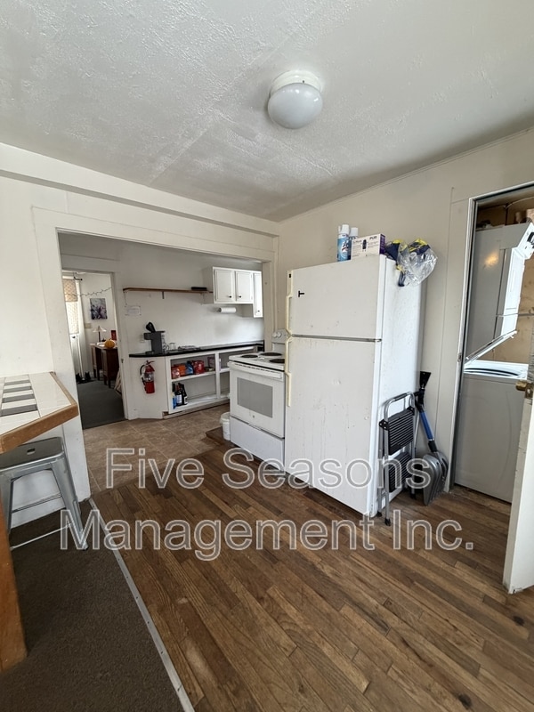 Building Photo - 366 Riverside Ave