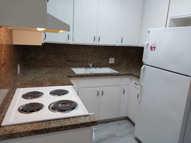 Building Photo - 436 Vasquez Ct