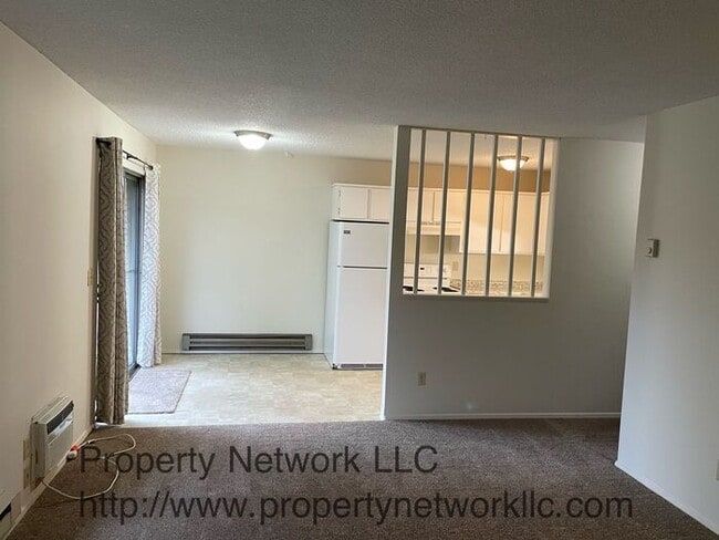 Building Photo - Gresham 2 Bedroom Condo with Garage