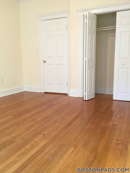 Building Photo - 115 Kilsyth Rd