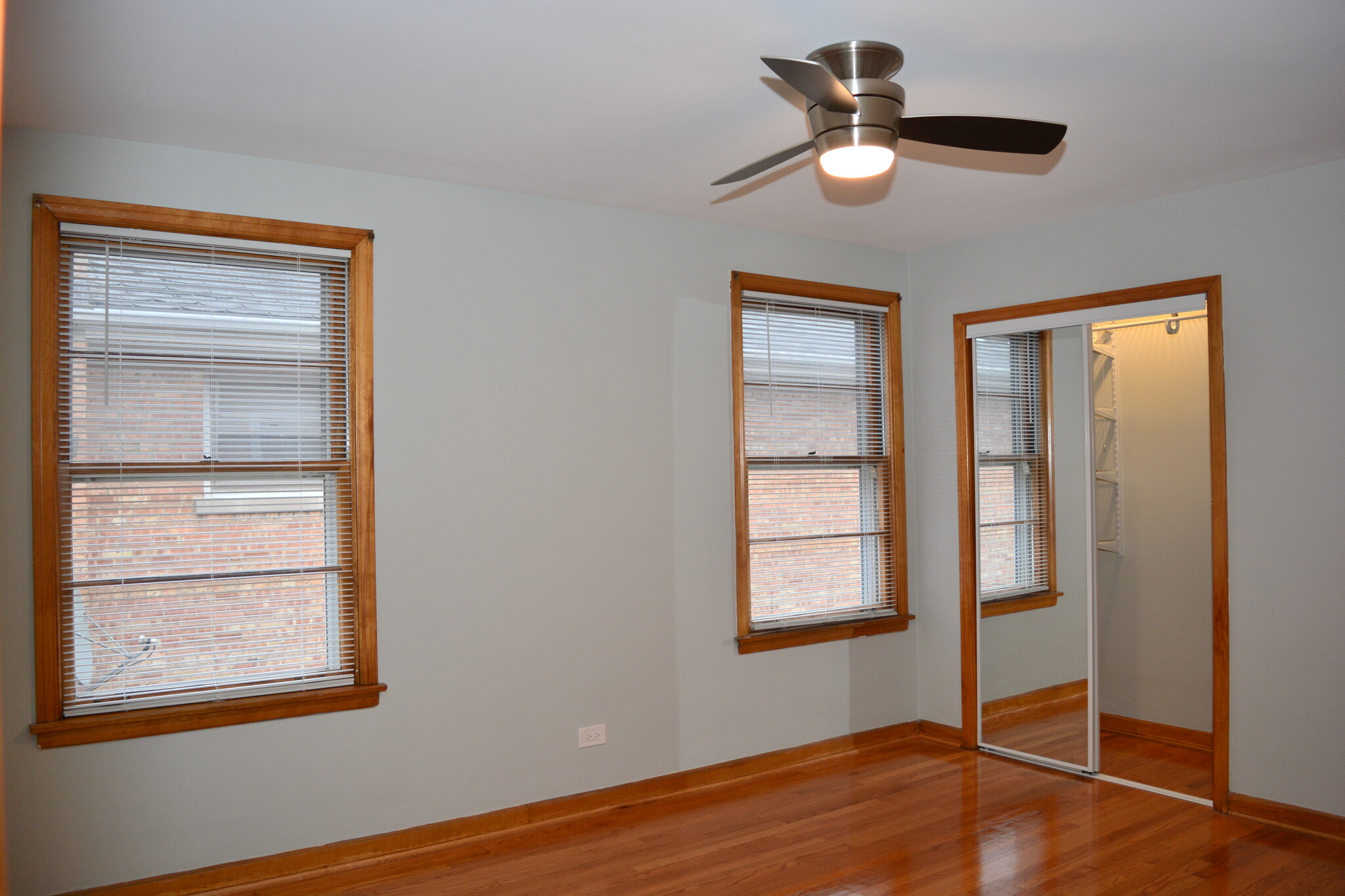 South Bedroom - 5342 W Sunnyside Ave