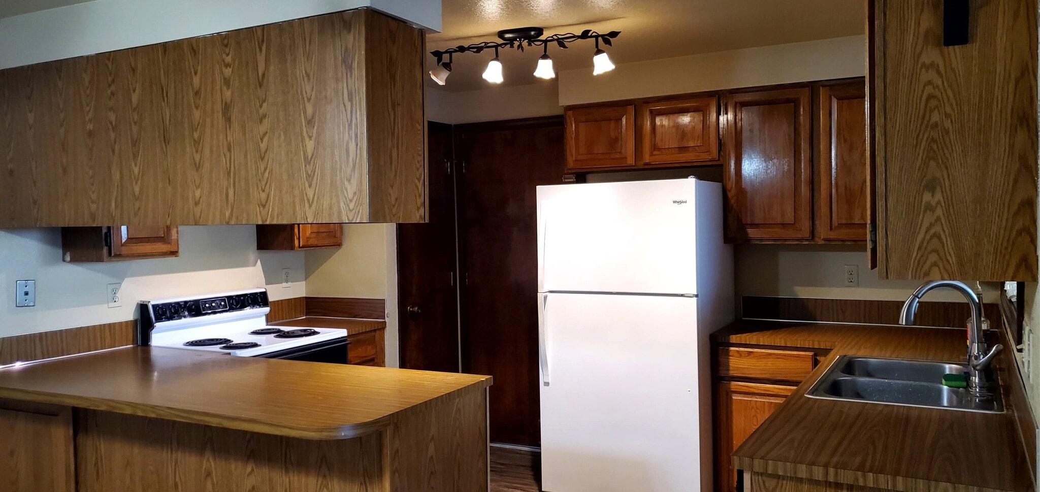 Building Photo - 414 S Curtis Rd