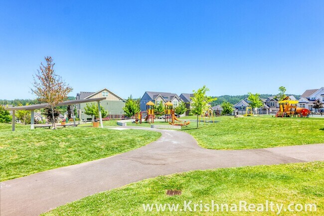 Building Photo - Fabulous 5 BD* 3 BA* + LARGE Bonus Room* S...