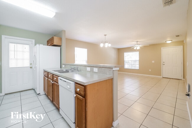 Building Photo - 933 26th St NW