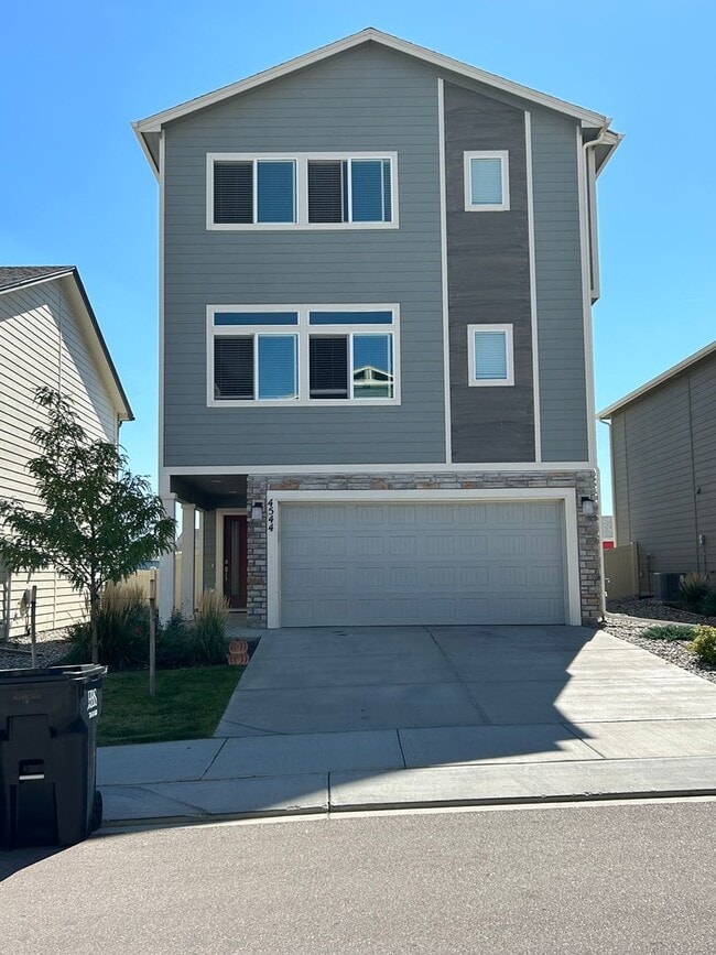 Primary Photo - Single family home in Chapel Heights!