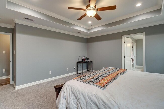 Building Photo - 7202 Lake Melody