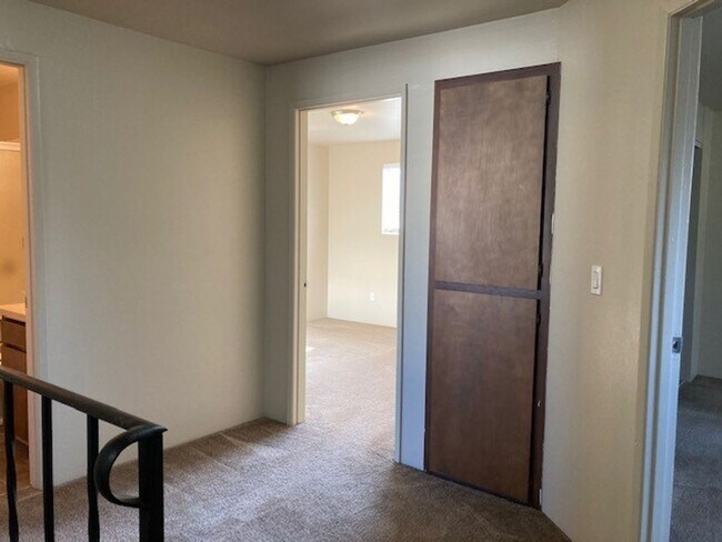 Building Photo - 1407 NW Kings Blvd