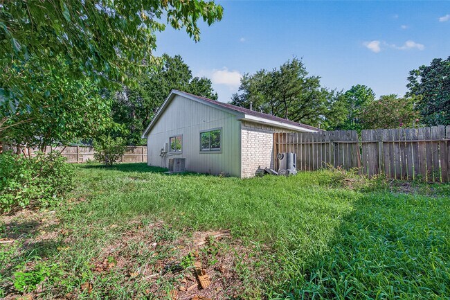 Building Photo - 14306 River Glen Dr