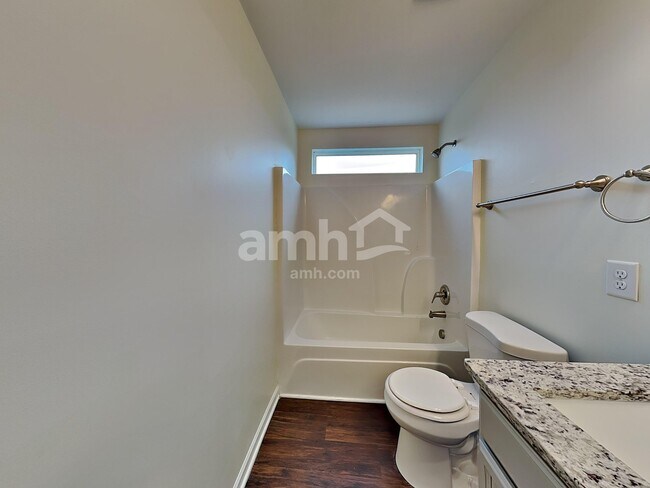 Building Photo - 108 Windyhill St