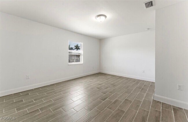 Building Photo - 5023 24th St SW