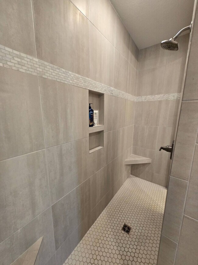 Building Photo - 13812 E El Bonito Dr