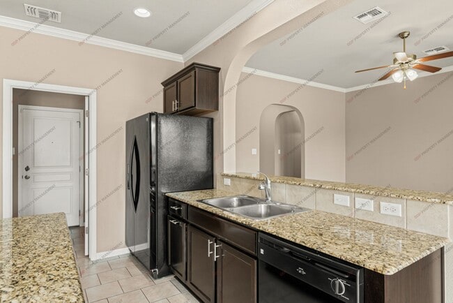 Building Photo - 513 Wedgwood Dr