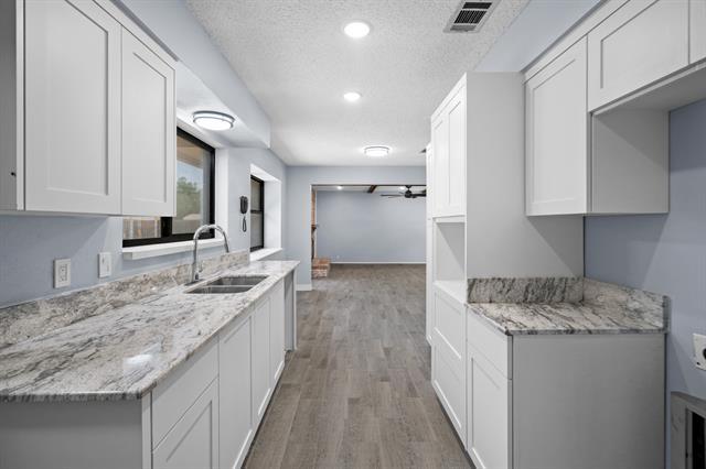 Building Photo - 1801 Ridgecrest Dr