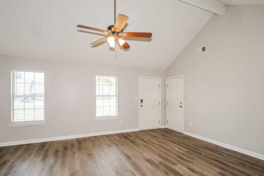 Building Photo - 6650 Black Oak Dr