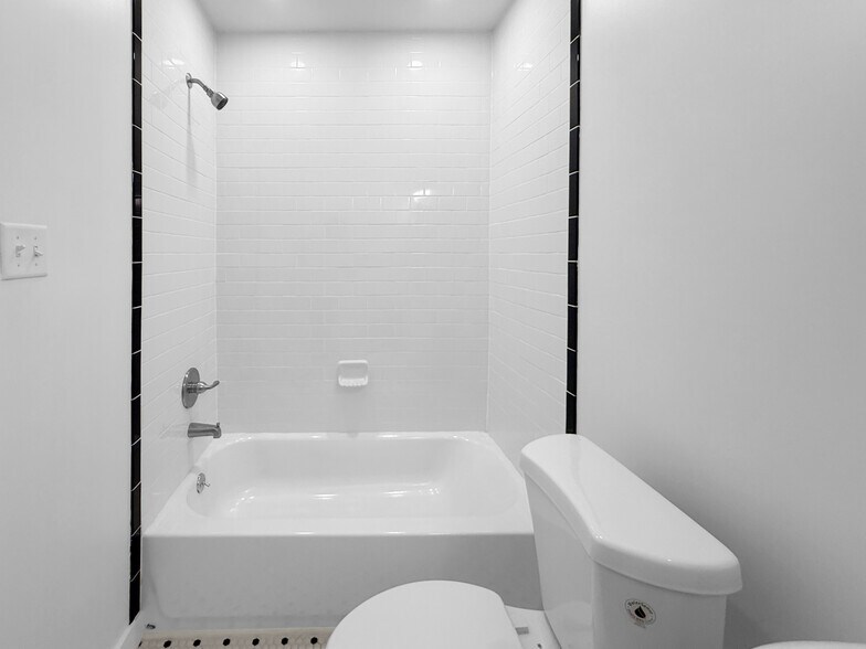 Building Photo - 4800 3rd St NW
