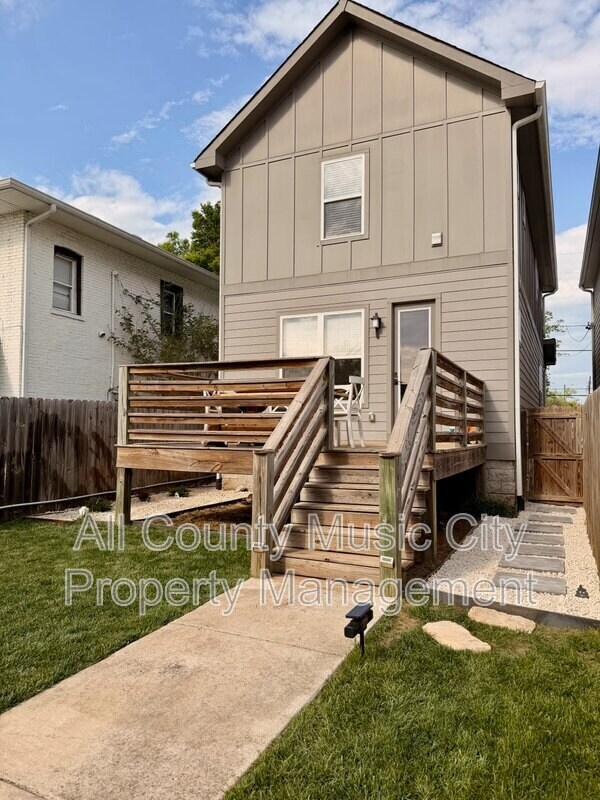 Building Photo - 1507B 14th Ave N