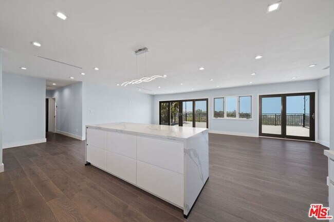 Building Photo - 1256 Stradella Rd