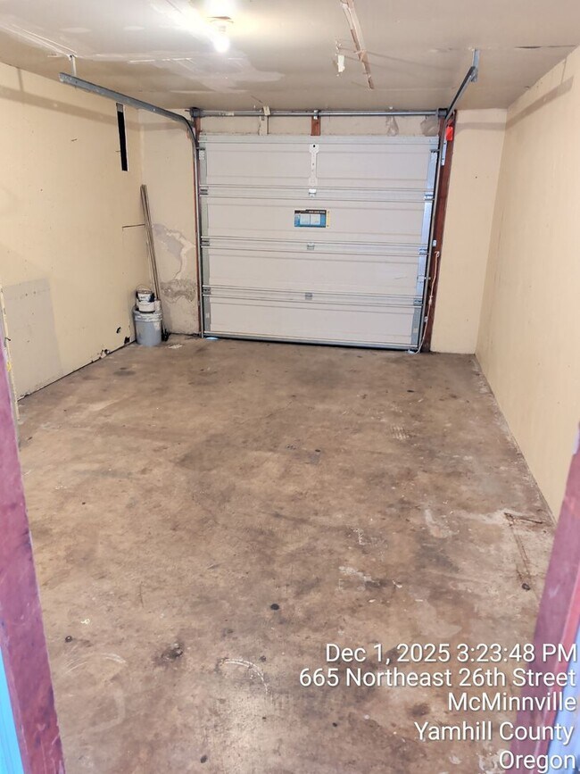 Building Photo - 665 NE 26th St