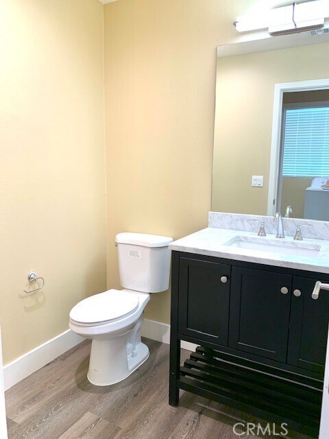 Building Photo - 1734 Walnut Ave