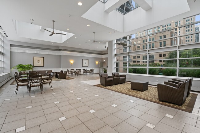 Building Photo - 545 N Dearborn St
