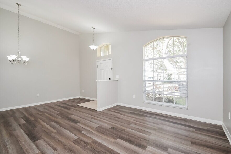 Building Photo - 12912 Lake Vista Dr