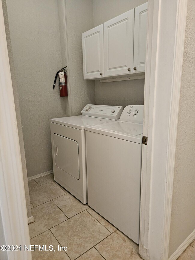 Building Photo - 13810 Sutton Park Dr N