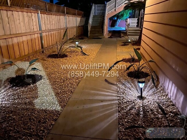 Building Photo - 4829 Castle Ave