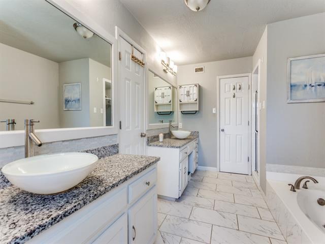 Building Photo - 7905 Skylake Dr