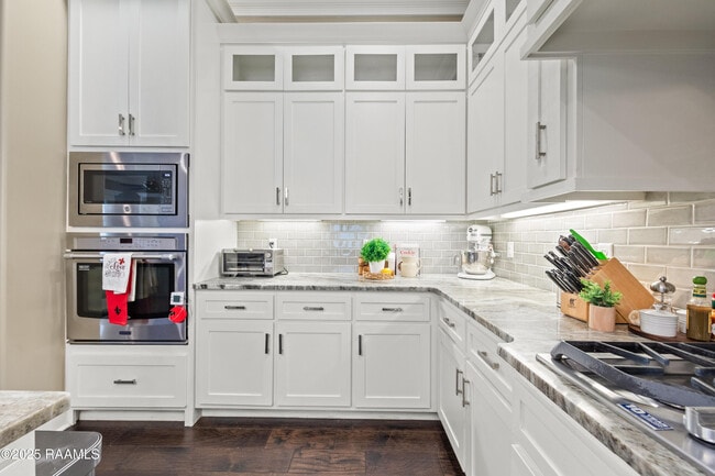 Building Photo - 311 Oats Dr