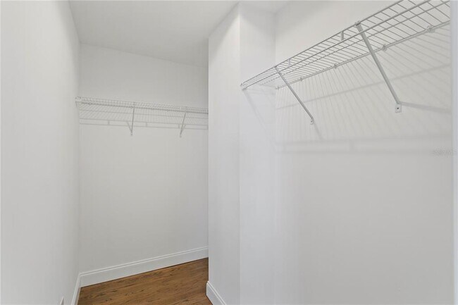 Building Photo - 4704 W Brookwood Dr