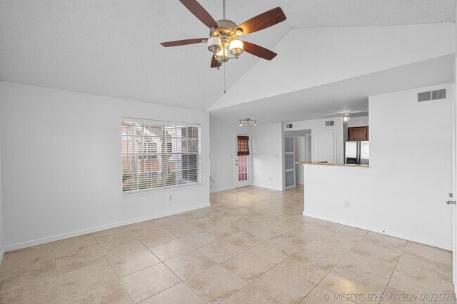 Building Photo - 1345 Crystal Way