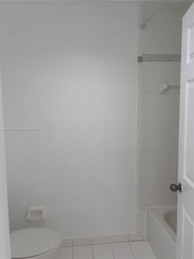 Building Photo - 9620 SW 138th Ave