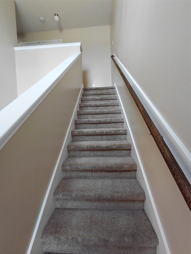 Building Photo - 8902 Stagewood Dr