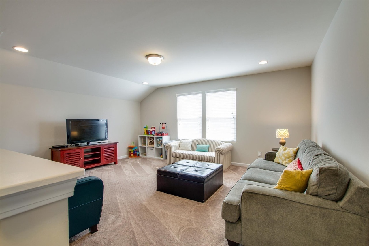 Bonus room - 1989 Stonewater Dr