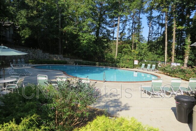 Building Photo - 807 Country Park Dr