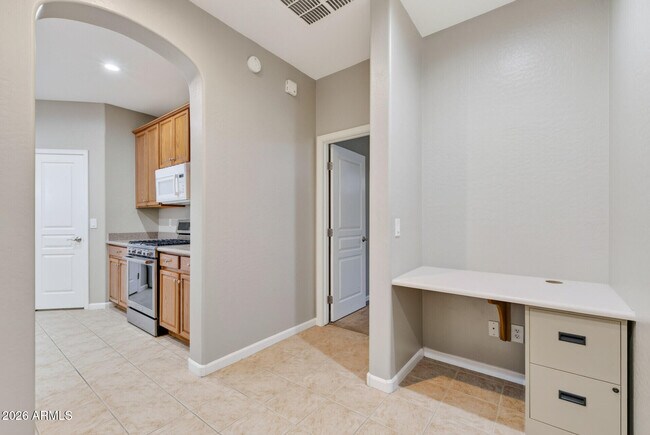 Building Photo - 10639 W Alex Ave