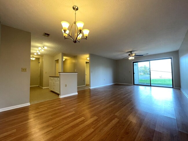 Building Photo - 6775 Meadow Creek Dr
