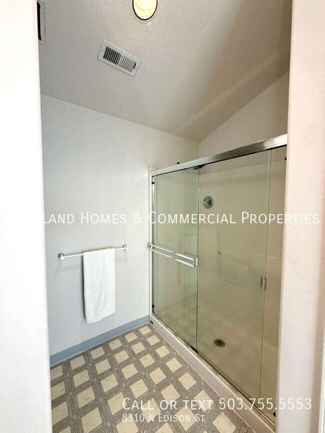 Building Photo - 8310 N Edison St