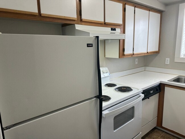 Building Photo - Adorable 1 bedroom 1 bathroom home in Spri...