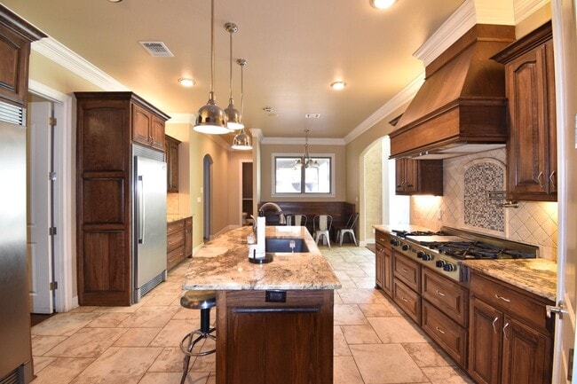 Building Photo - 7871 Oak Creek Trl