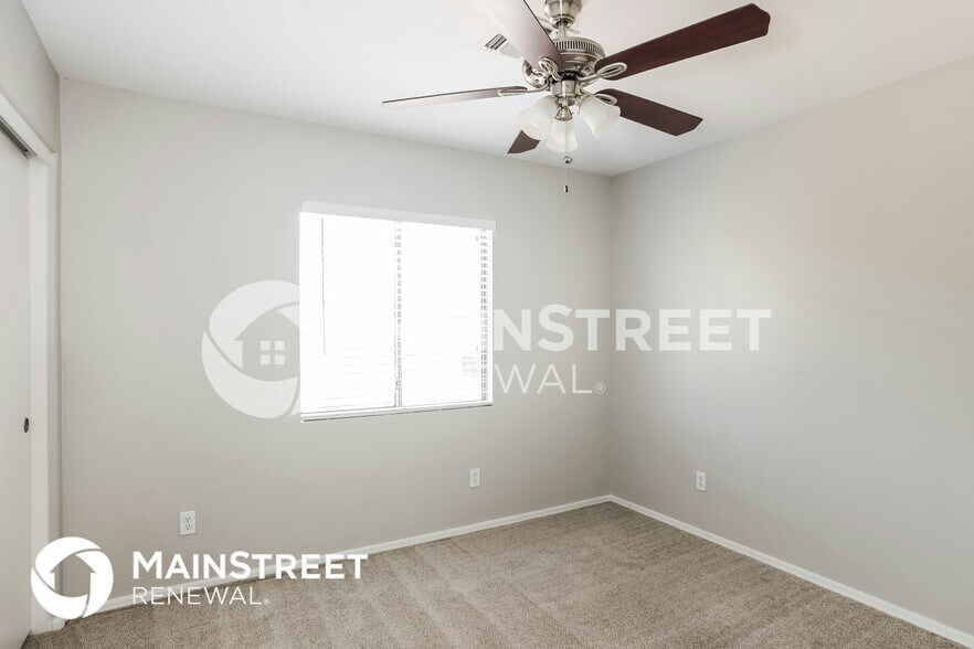 Building Photo - 12330 W Valentine Ave