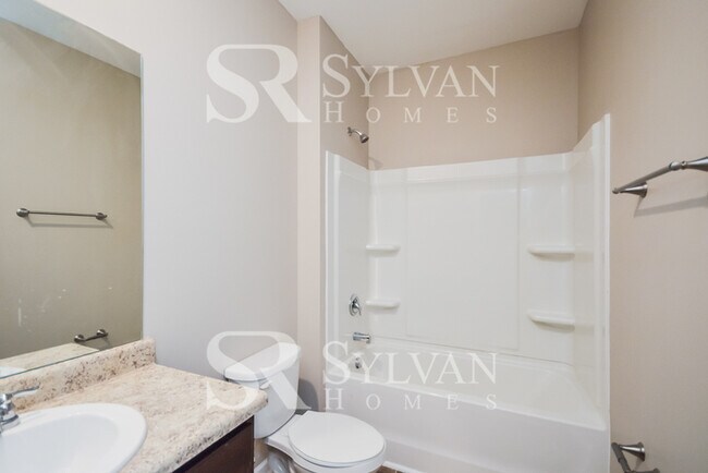 Building Photo - Don't miss out on this lovely 4BR 2BA home