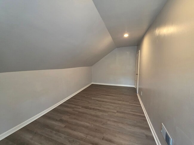 Building Photo - 1637 Rutherford Ave
