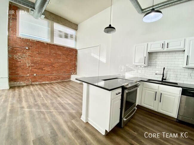 Building Photo - 934 Broadway Blvd