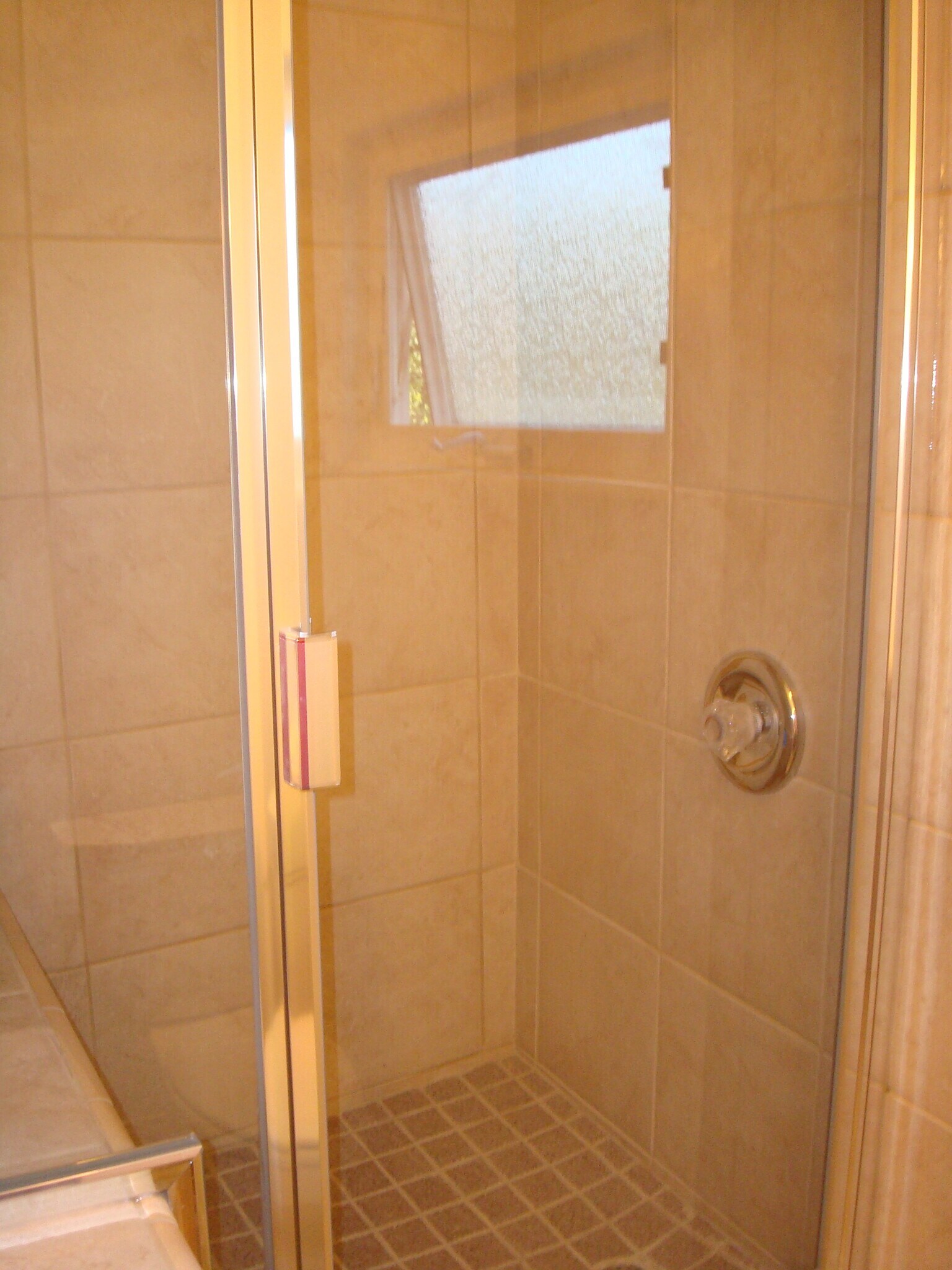 Bath 2 - 2113 Loma Dr