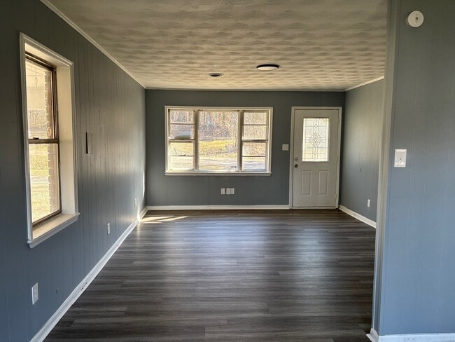 Building Photo - 177 Stardust Dr