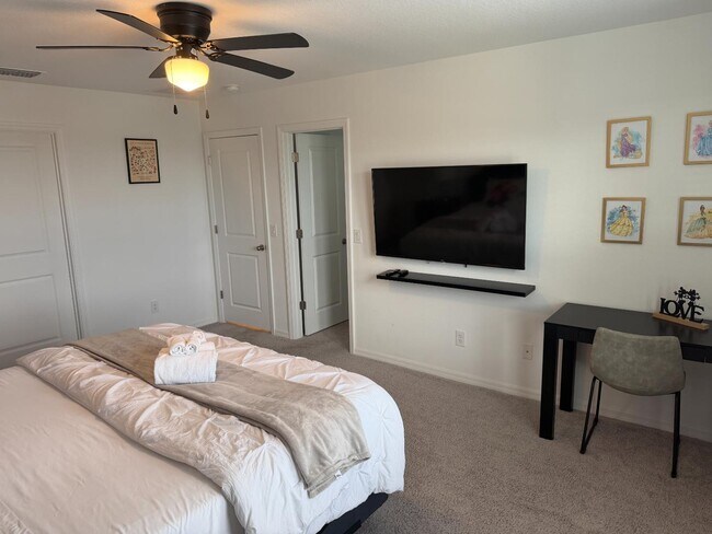 Building Photo - 1553 Discovery St