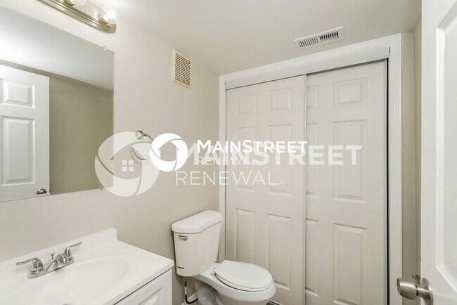 Building Photo - 3 Bedroom Pet-Friendly Home in Louisville,...